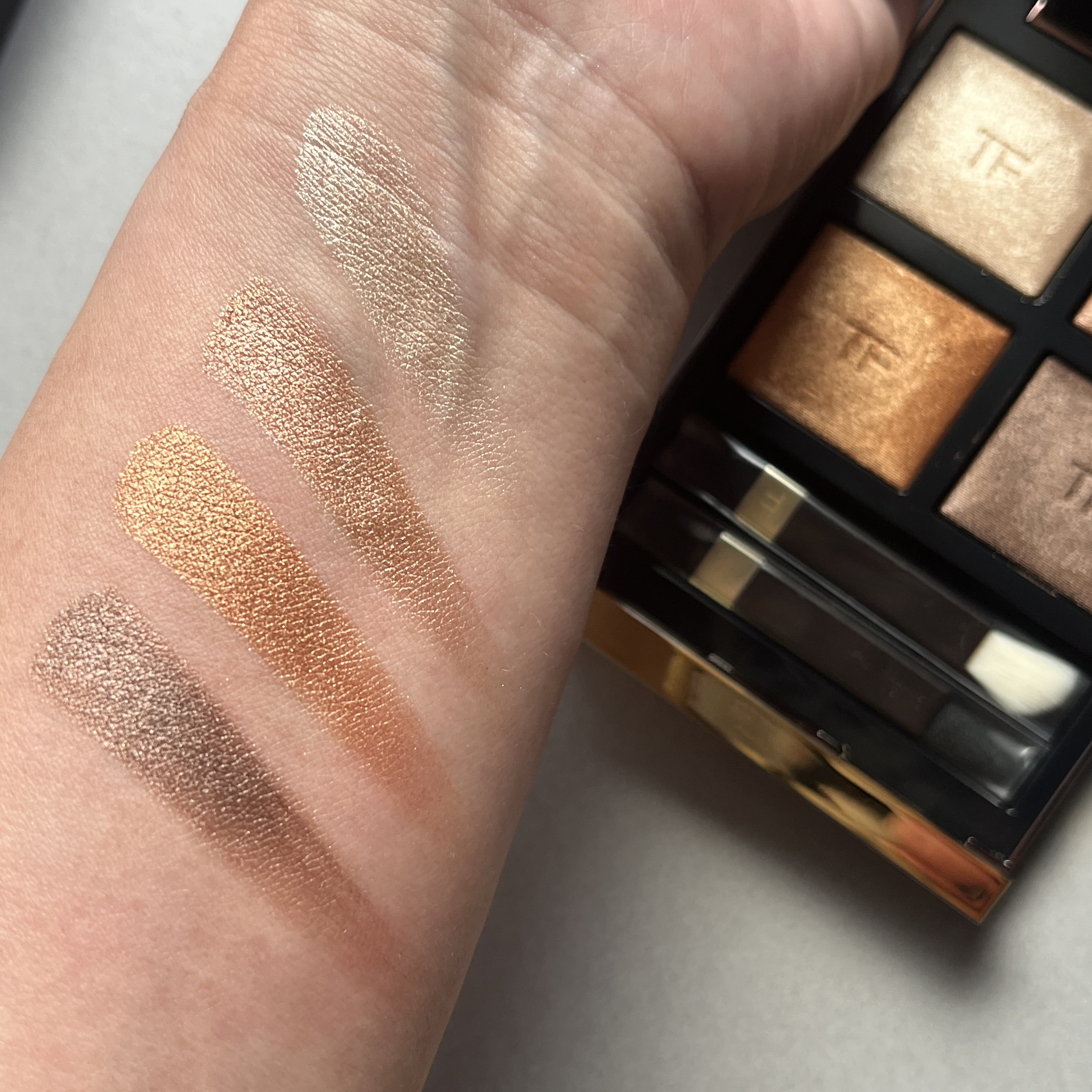 アイ カラー クォード 04A サスピション/TOM FORD BEAUTY/アイシャドウパレットを使ったクチコミ（3枚目）