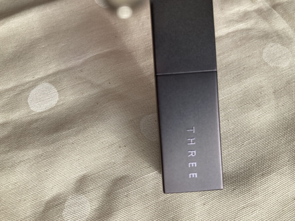 デアリングリィデミュアリップスティック 04 VOICE OF FREEDOM/THREE/口紅を使ったクチコミ（1枚目）