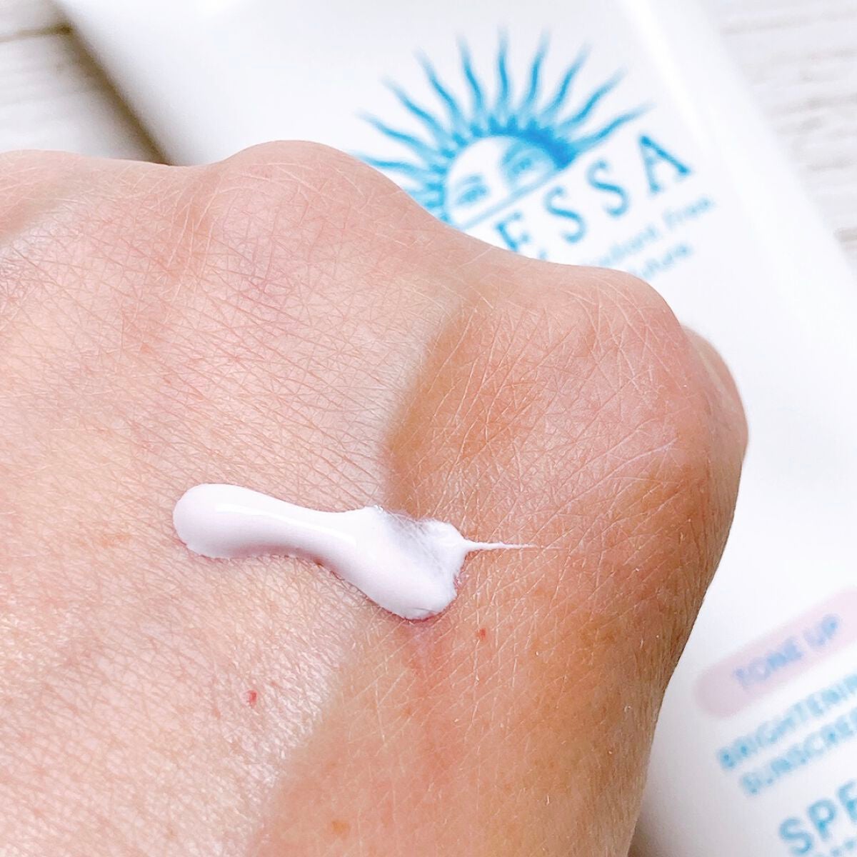 ブライトニングUV ジェル N/アネッサ/化粧下地を使ったクチコミ(2枚目)