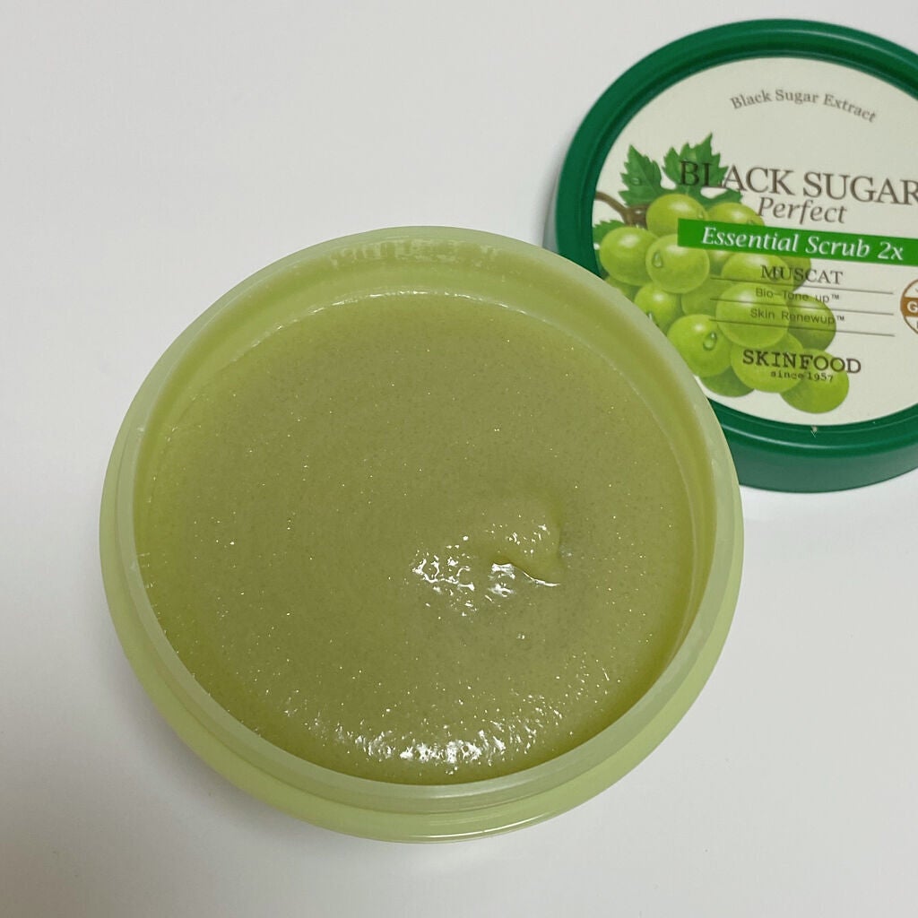 ブラックシュガーパーフェクトエッセンシャルスクラブ 2X マスカット/SKINFOOD/洗い流すパック・マスクを使ったクチコミ(2枚目)