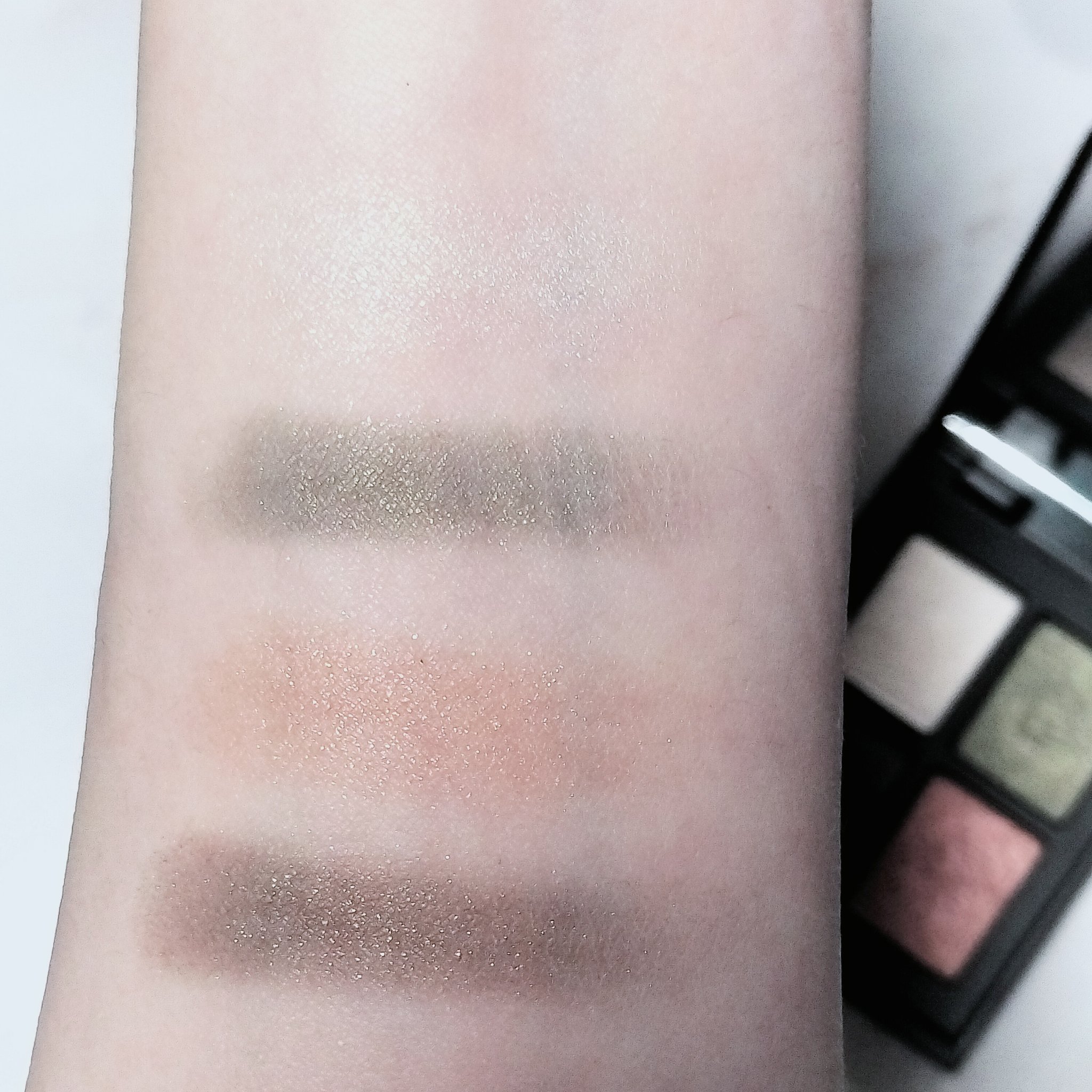 エトワルローズ 4色アイシャドウ 09 モス/Étoile Rose/アイシャドウパレットを使ったクチコミ（3枚目）