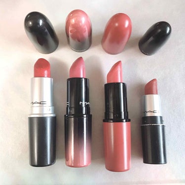 私の持ってるMACリップ💄
写真3枚目はフラッシュあり

✔️コックニー

ラスター(セミグロス)タイプ
ラメがザクザクしててかわいい。一見真っ赤だけど見た目ほど派手に発色しないから、どんなメイクにもあ