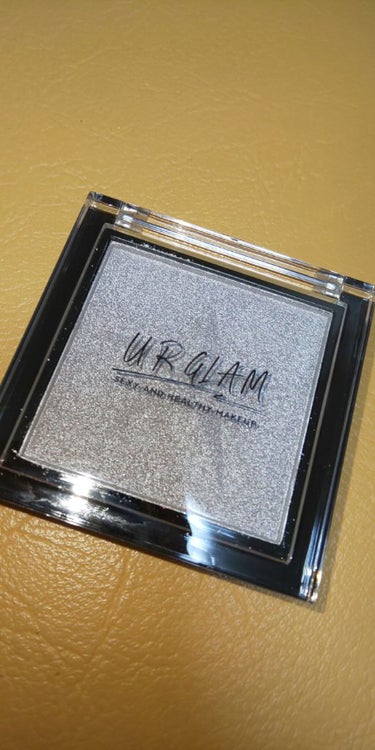 UR GLAM　BRIGHTNING POWDER/U R GLAM/パウダーハイライトを使ったクチコミ（4枚目）