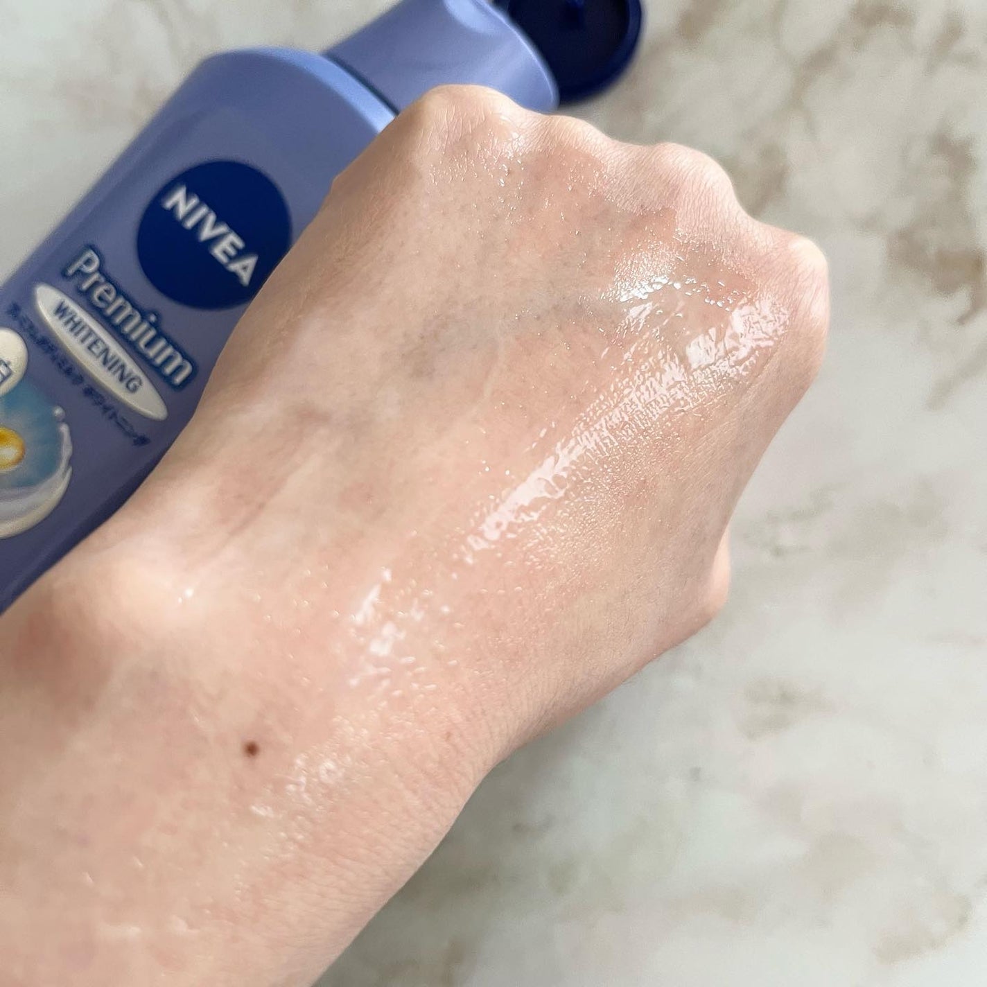 プレミアムボディミルク ホワイトニング【医薬部外品】		/ニベア/ボディミルクを使ったクチコミ(5枚目)