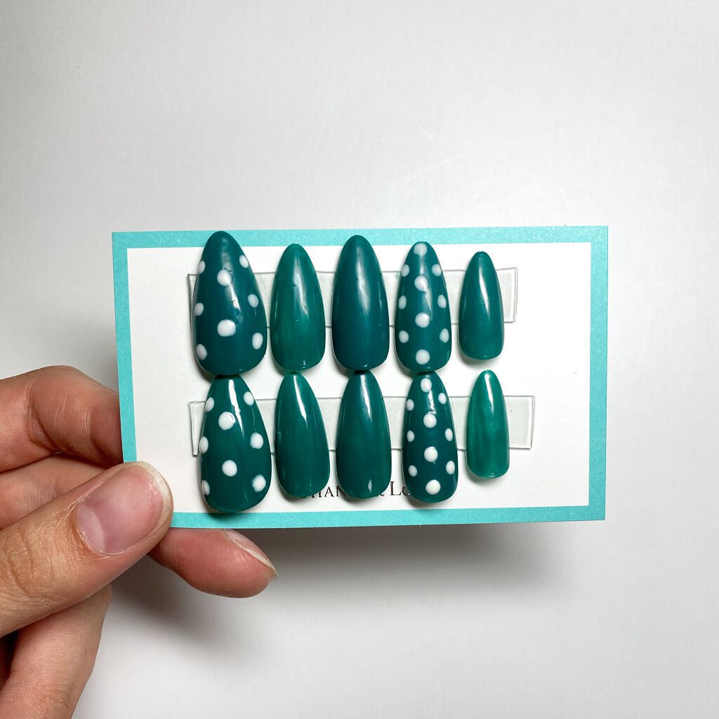 チャマ on LIPS 「【nailチップ】シンプルかつオシャレにネイルチップで可愛く..」(1枚目)