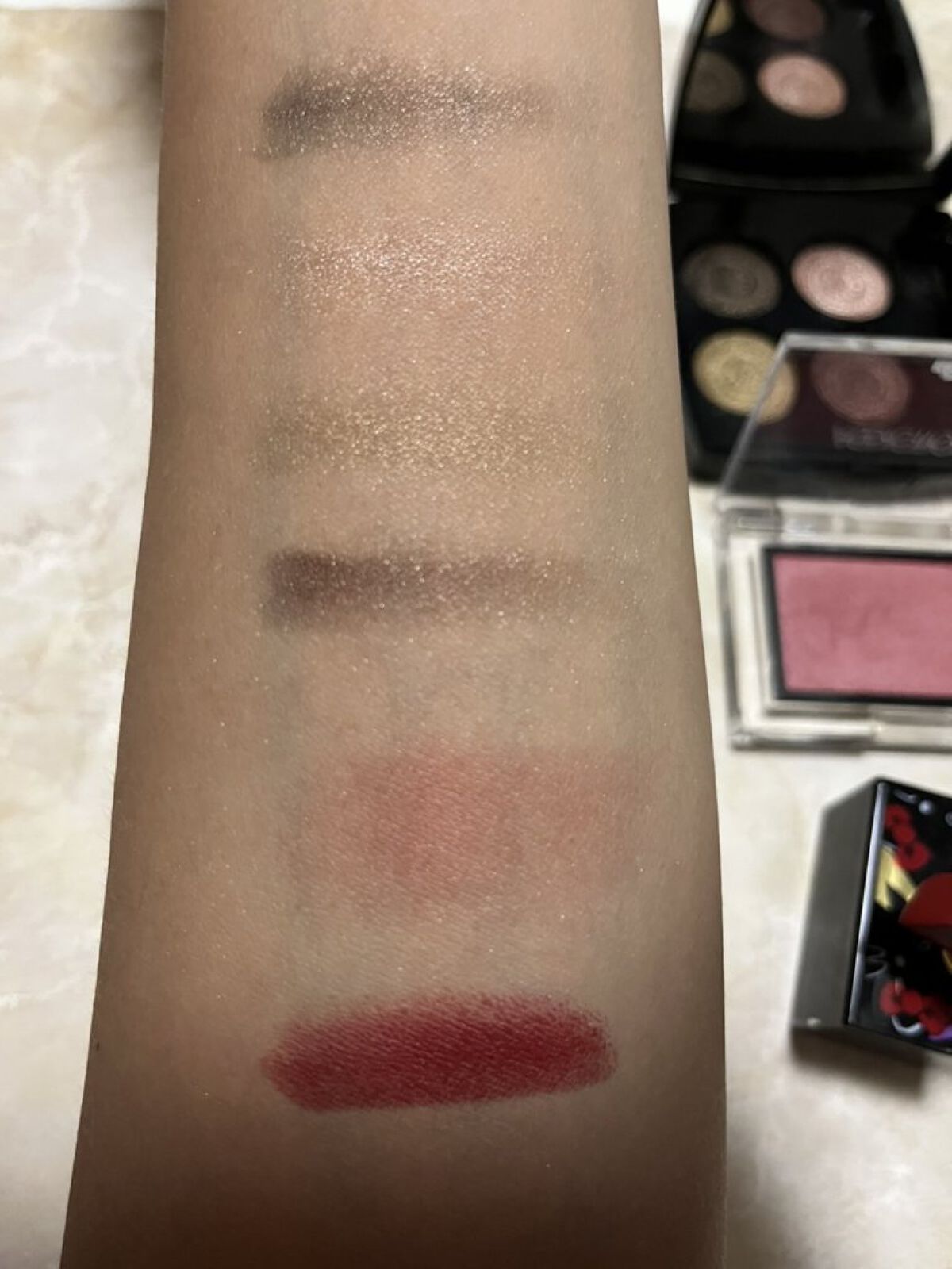 キヌ ルージュ サテン RD 188（限定）/shu uemura/口紅を使ったクチコミ（2枚目）