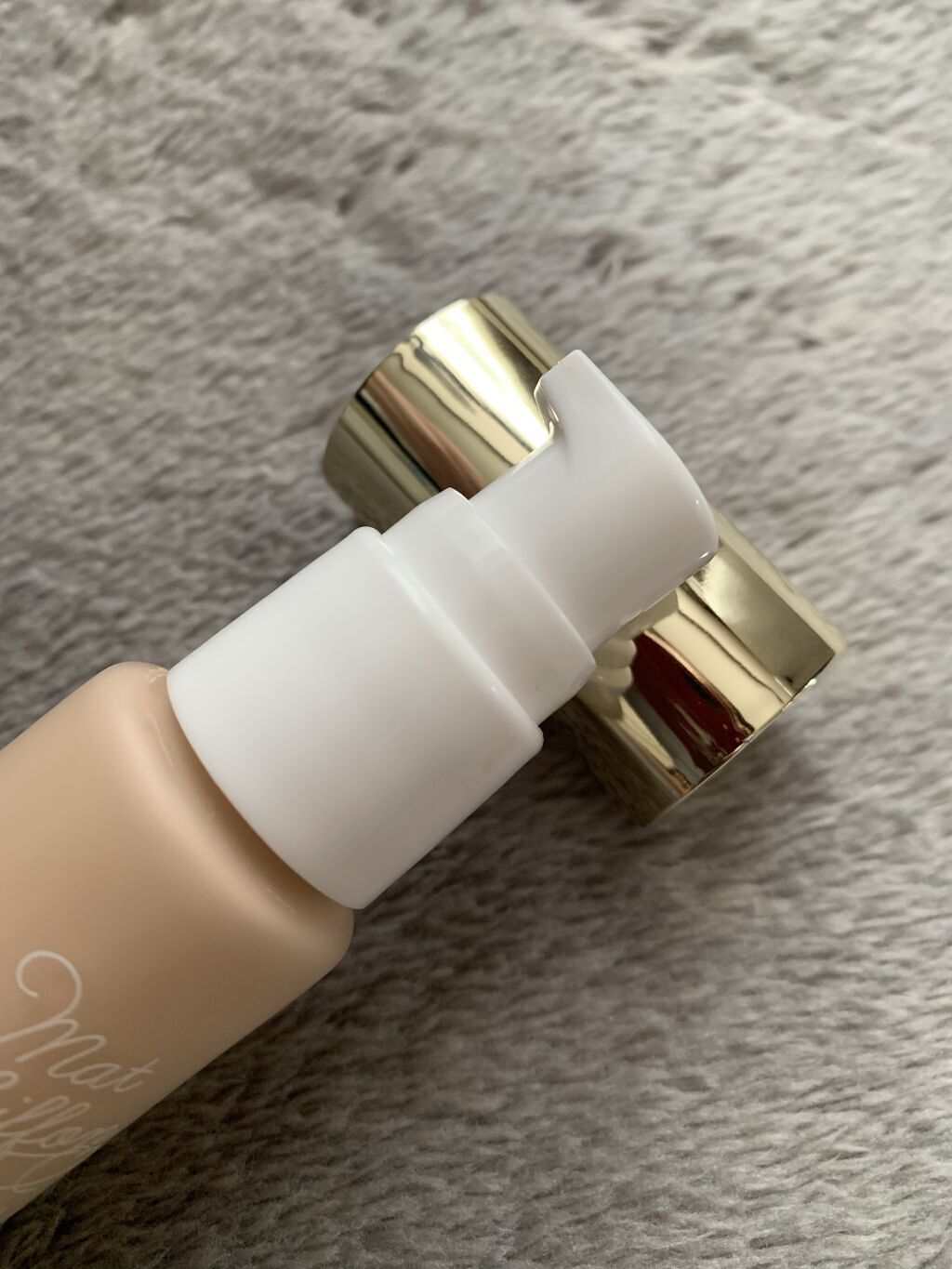 マットシフォン UVリキッドファンデ 01 ライトピンクオークル(Light Pink Ochre)/KiSS/リキッドファンデーションを使ったクチコミ（3枚目）