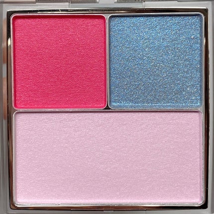 RMK ギャラクシーパレットのクチコミ「ISETAN MAKE UP PARTY限定品💕
アイシャドウ2色とチークがセットになったパレ.....」(3枚目)