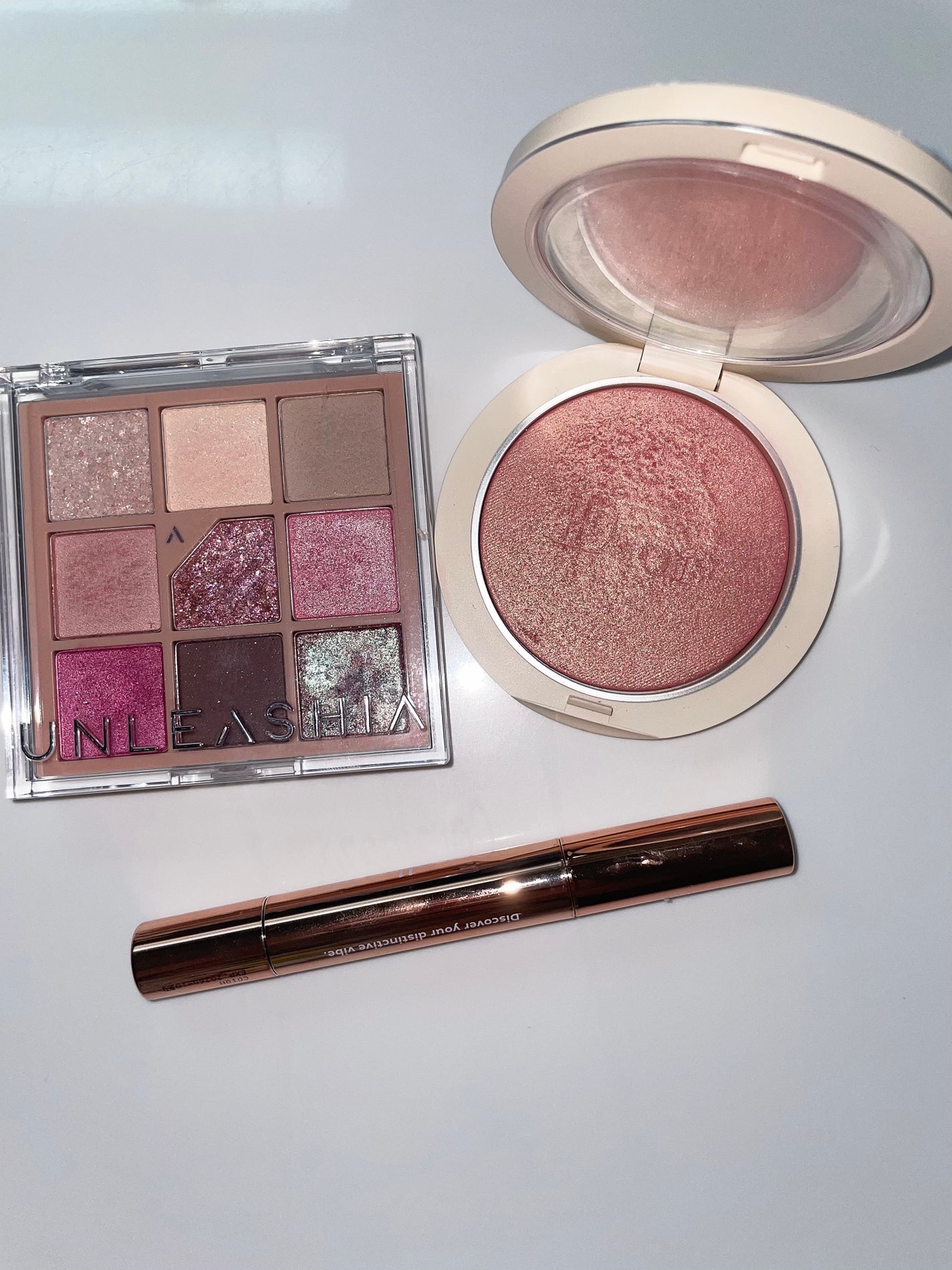 グリッターペディアアイパレット/unleashia/アイシャドウパレットを使ったクチコミ(3枚目)