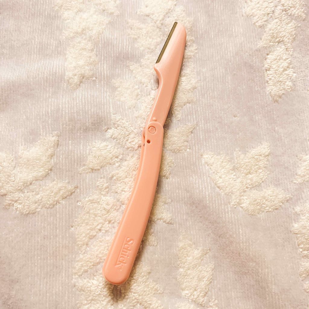 シック シック プレミア 敏感肌用 折りたたみタイプのクチコミ「今回はカミソリの
紹介になります❤

商品名が
シック プレミア
敏感肌用
折りたたみタイプ
.....」（2枚目）