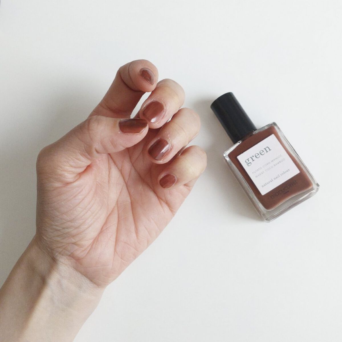 グリーン ナチュラルネイルカラー/manucurist/マニキュアを使ったクチコミ（3枚目）