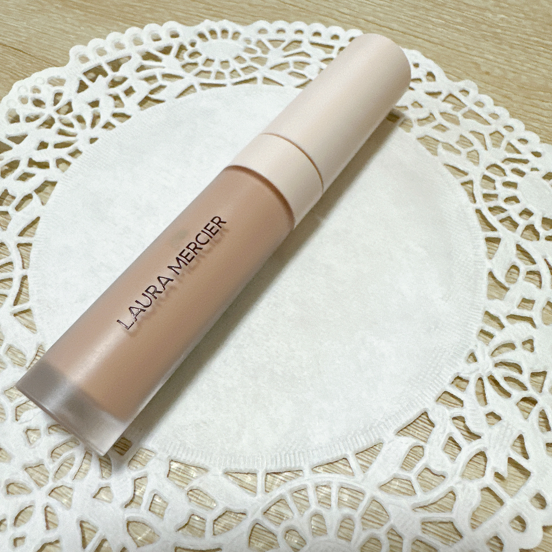 リアル フローレス ウェイトレス パーフェクティング コンシーラー 1N1/ローラ メルシエ/リキッドコンシーラーを使ったクチコミ（2枚目）