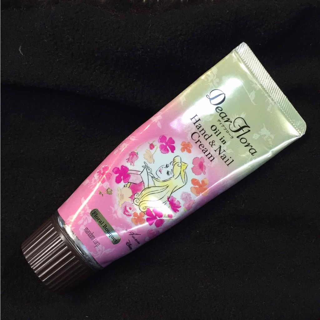 ディアフローラ オイルイン ハンド＆ネイルクリーム フローラルブーケ/マンダム/ハンドクリームを使ったクチコミ（1枚目）