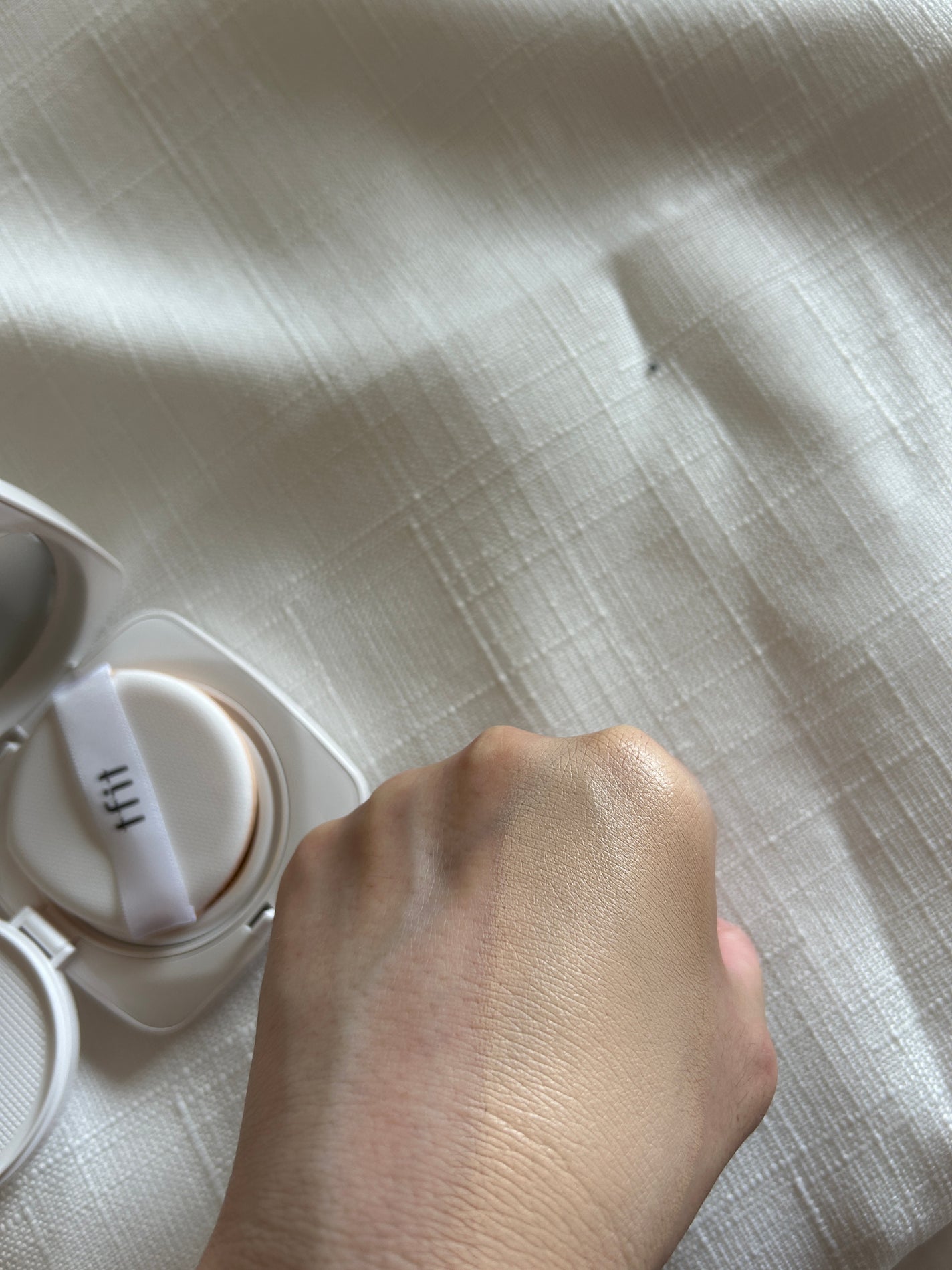 ayumi on LIPS 「密着度、カバー力が高い!少しの量でも、毛穴カバーがしっかりされ..」(6枚目)