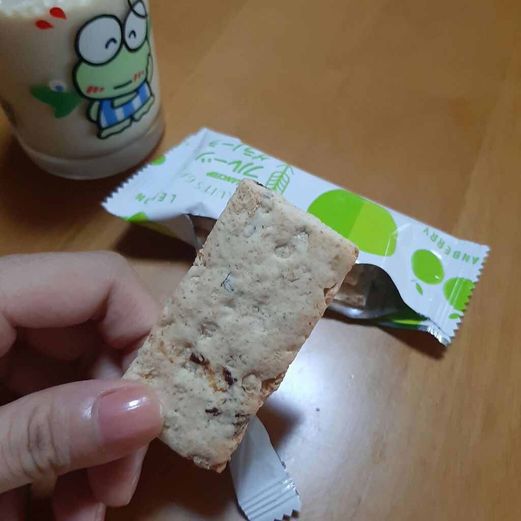 バランスアップ フルーツグラノーラ/アサヒフードアンドヘルスケア/グラノーラを使ったクチコミ（2枚目）