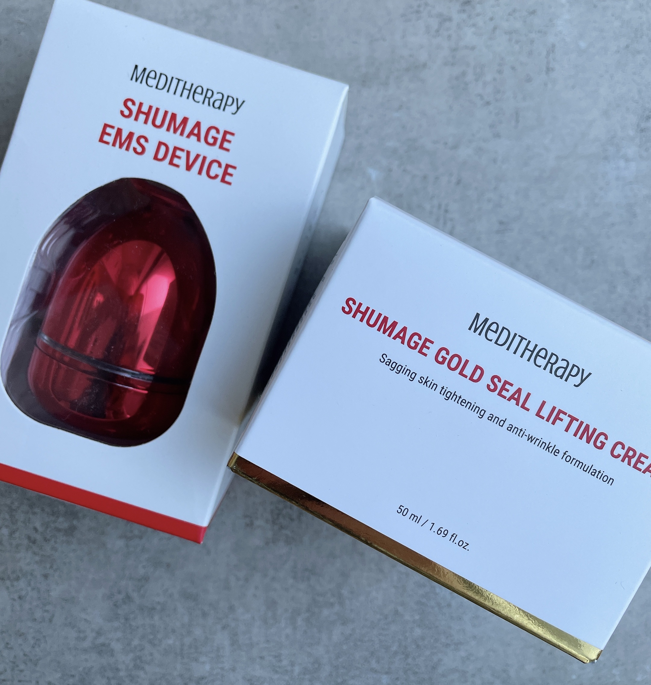 シューマジゴールド糸リフティングクリーム+EMS美顔器/MEDITHERAPY/フェイスクリームを使ったクチコミ（3枚目）