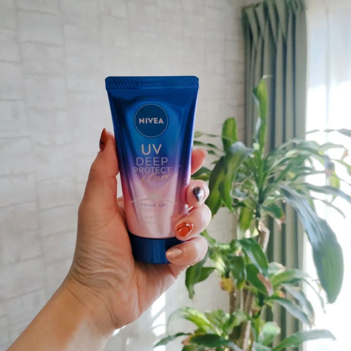 ニベアUV ディープ プロテクト&ケア トーンアップ エッセンス/ニベア/日焼け止めローションを使ったクチコミ(2枚目)