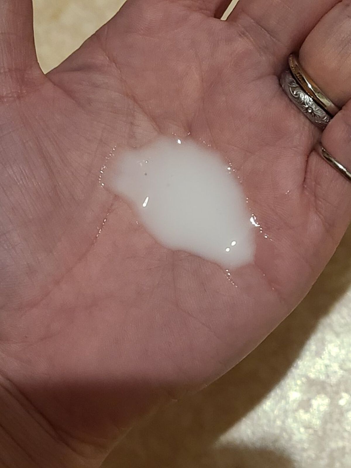 馬油ナチュラルミルクローション/ロッシ/ボディローションを使ったクチコミ（3枚目）