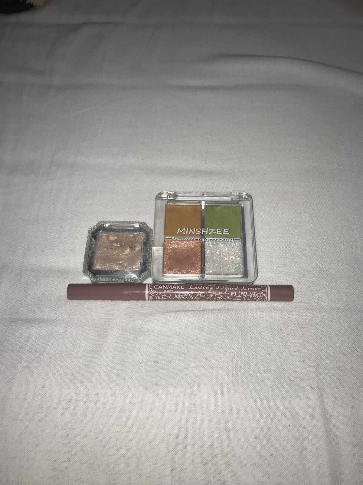 アイコニックルック アイシャドウ G304 special holiday/JILL STUART/単色アイシャドウを使ったクチコミ（2枚目）