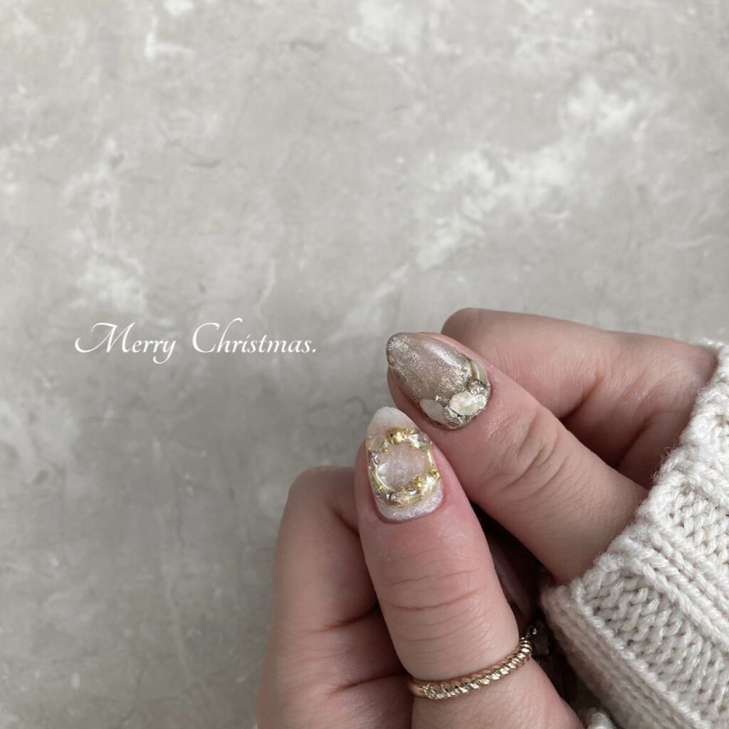 クリスマスネイル🎄✴︎

 #クリスマスネイル #冬ネイル #ネイル #セルフジェルネイル #セルフネイル #ジェルネイル #ジェルネイルデザイン #セルフネイラー #セルフネイル部 #ネイル好きな人と繋がりたい #セルフネイラーさんと繋