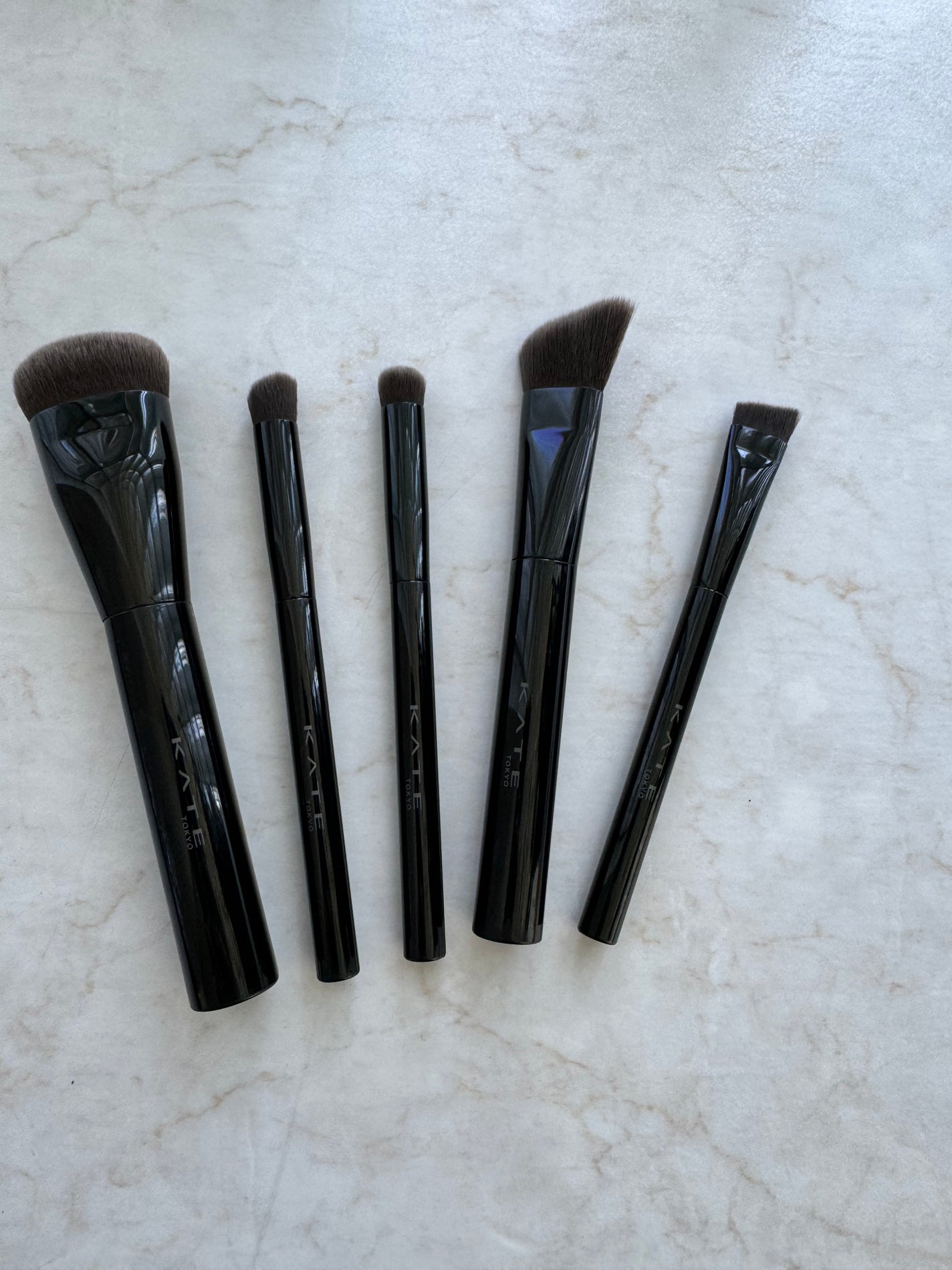 金太郎! on LIPS 「#PR#ケイトメイクはブラシで決まる!どんな眉も思いのままに「..」(1枚目)