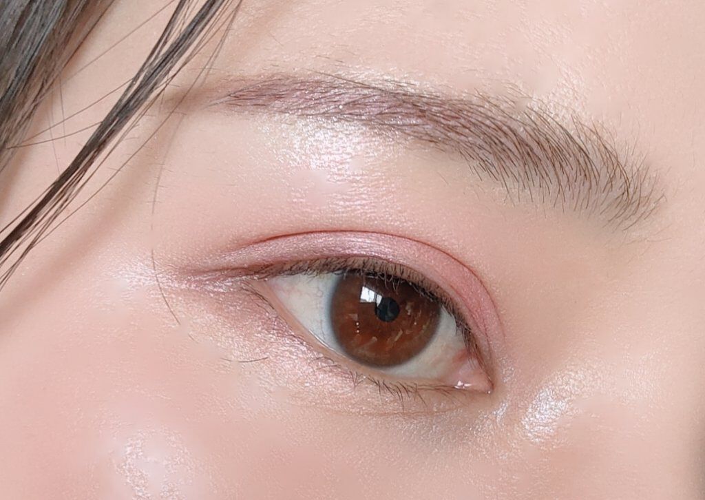 プレスド アイシャドー（レフィル） P ミディアムピンク 158/shu uemura/単色アイシャドウを使ったクチコミ（2枚目）