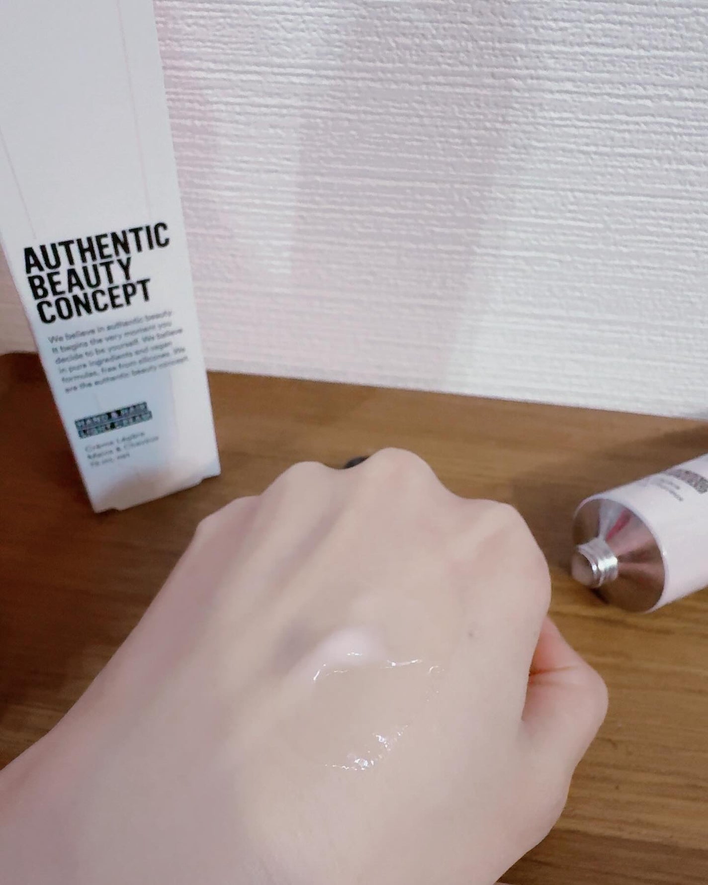 ハンド&ヘア ライトセラム/AUTHENTIC BEAUTY CONCEPT/ハンドクリームを使ったクチコミ(5枚目)