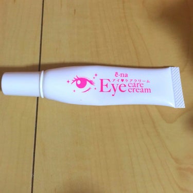 eyecarecream(アイケアクリーム)

こちらは薬局で購入いたしました。

私はアイプチで瞼が被れてしまっていたのですが、ニベアや様々な保湿液を塗っても治りませんでした😢

そんな時たまたま薬局