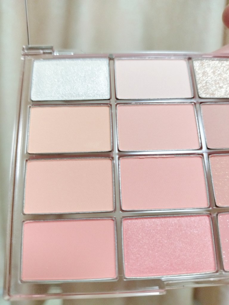 ソフトブラーリングアイパレット/wakemake/アイシャドウパレットを使ったクチコミ（3枚目）