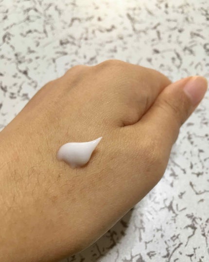 ガールズトレンド研究所 アロマハンドクリームD/DAISO/ハンドクリームを使ったクチコミ(2枚目)