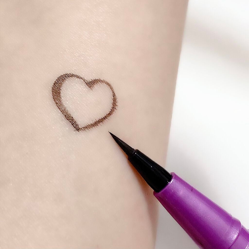 「密着アイライナー」ショート筆リキッド/デジャヴュ/リキッドアイライナーを使ったクチコミ(2枚目)