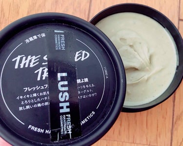 LUSH フレッシュフェイスマスク
『鏡よ鏡』

これは容器5個と交換で頂いたものです！
店員さん曰く、インナードライではないかということでオススメされ、これにしました
私はお風呂で済ませたい人なので、