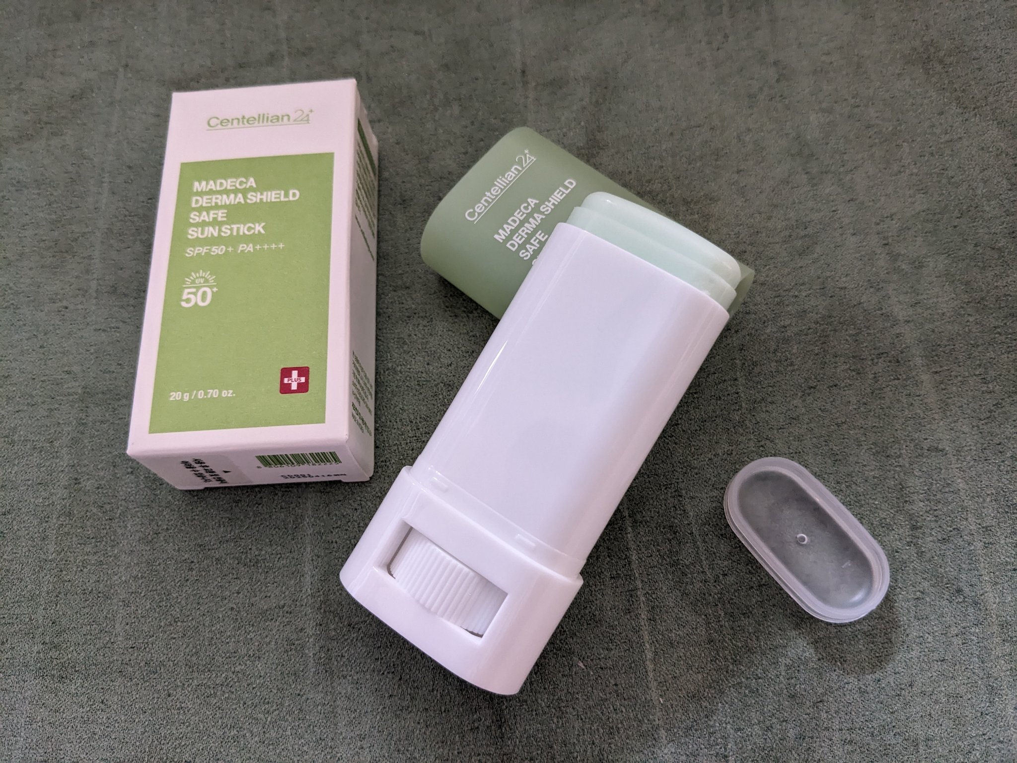 マデカダーマシールド セーフサンスティック（SPF50+ PA++++）/センテリアン24/日焼け止めスティックを使ったクチコミ（2枚目）