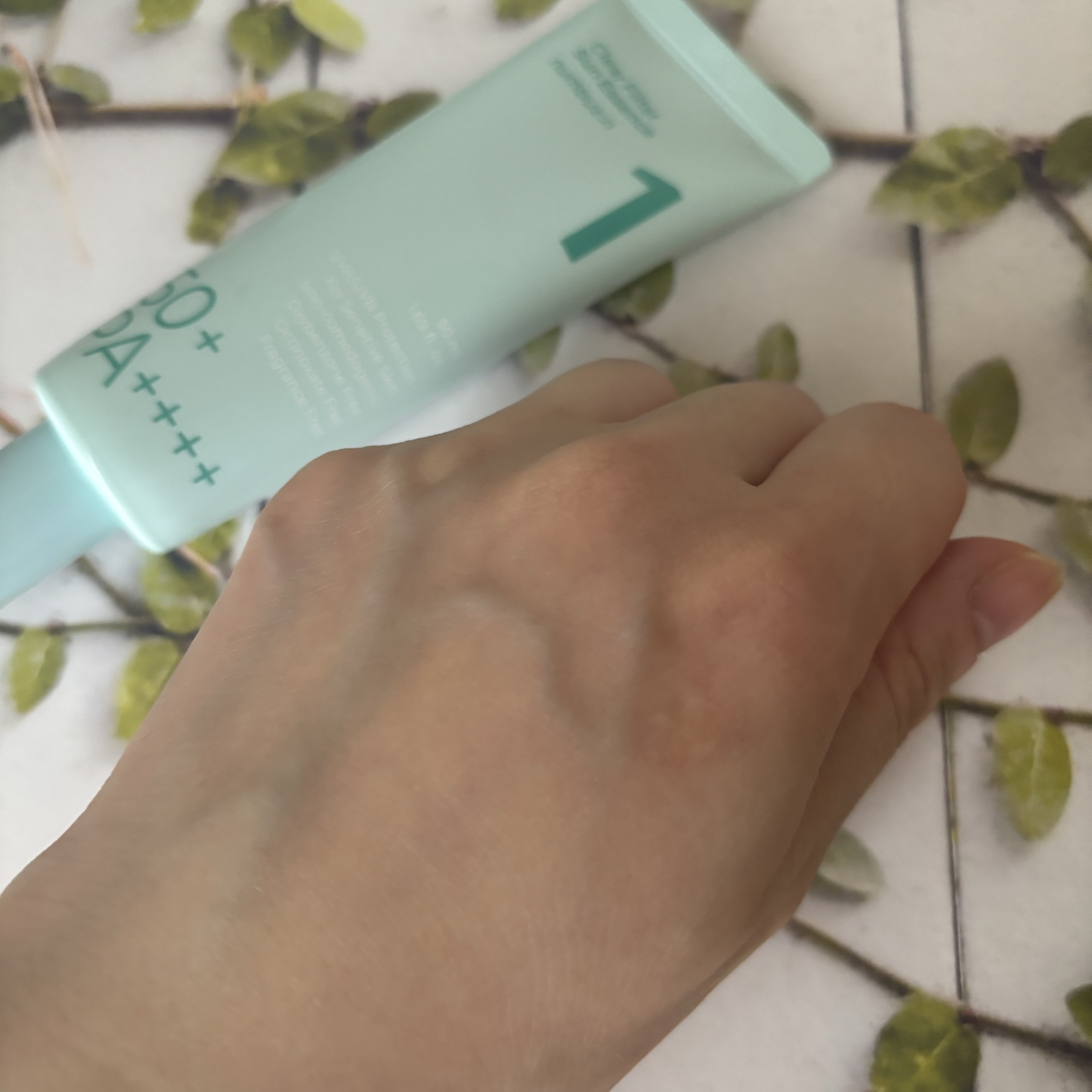 1番 青草水分コーティングUVクリーム/numbuzin/フェイスクリームを使ったクチコミ（3枚目）