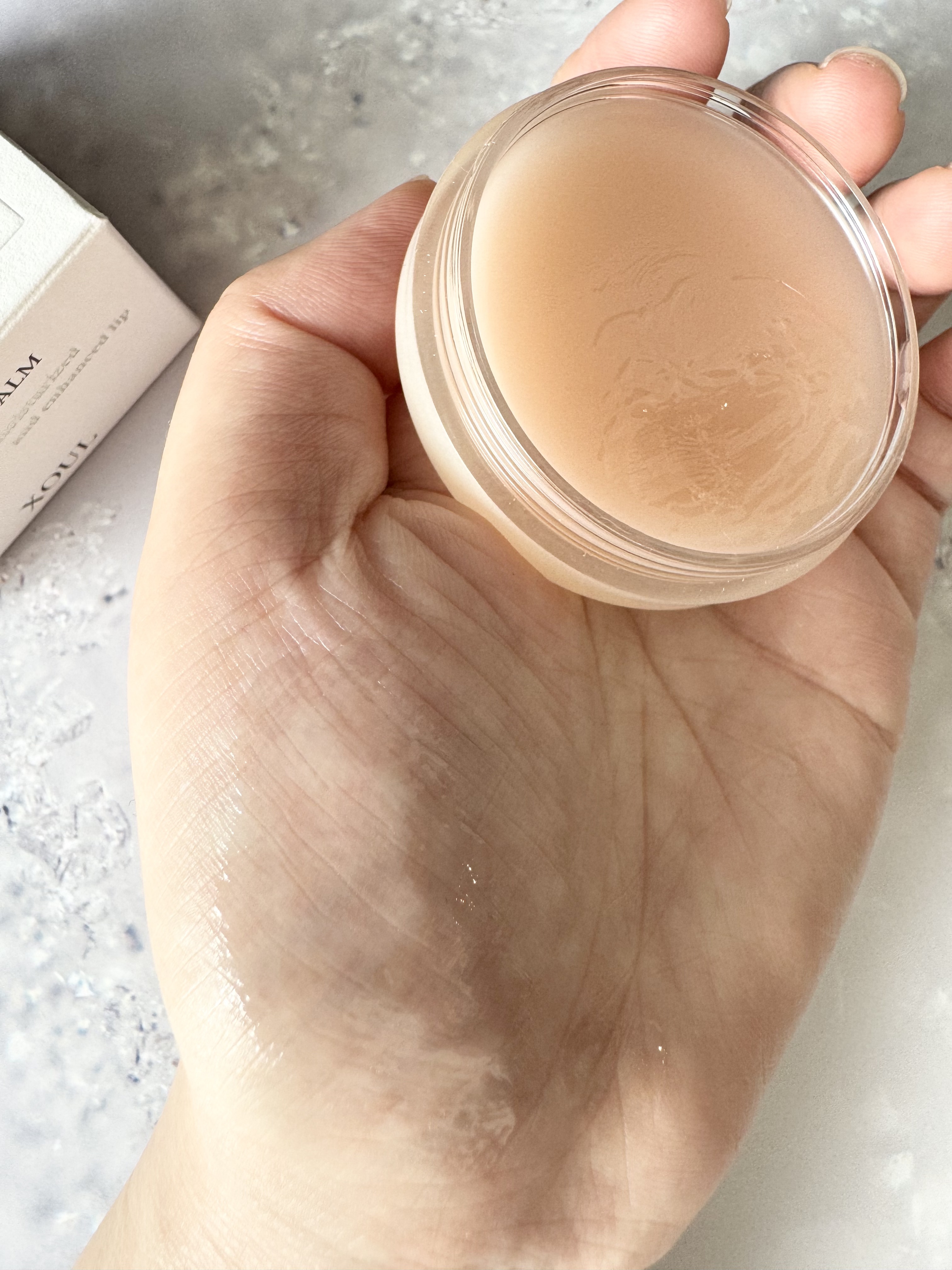 モイストリップバーム/XOUL/リップバームを使ったクチコミ（3枚目）