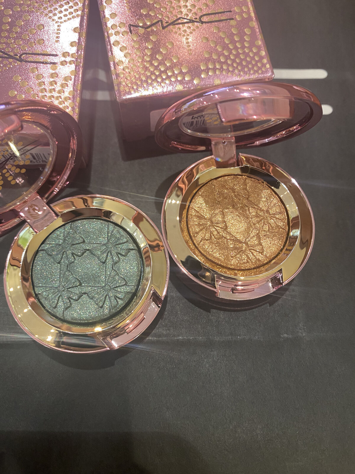 スパークラー アイシャドウ/M・A・C/単色アイシャドウを使ったクチコミ（3枚目）