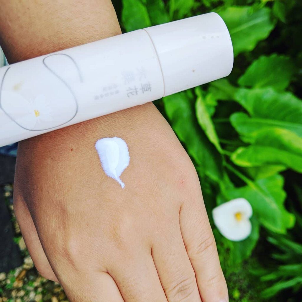 美白日中用美容液/草花木果/美容液を使ったクチコミ(2枚目)