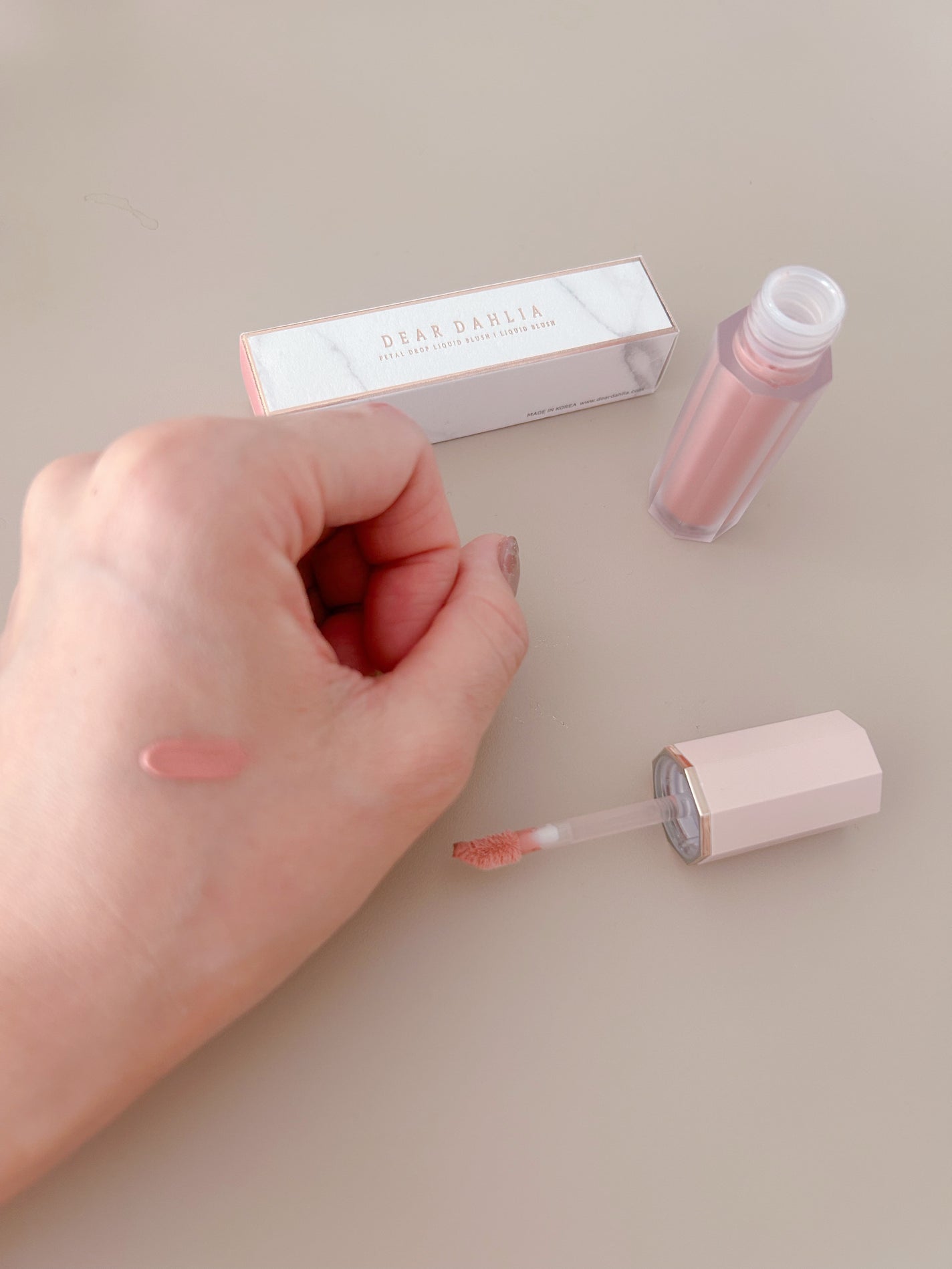 ペタルドロップリキッドブラッシャー/DEAR DAHLIA/リキッドチークを使ったクチコミ(3枚目)