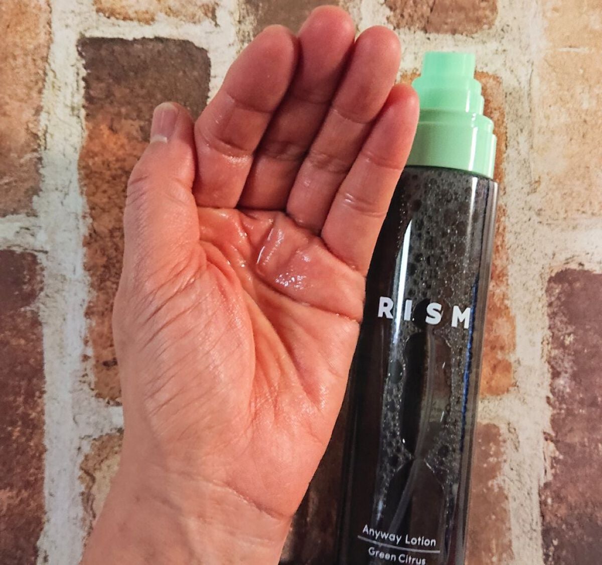 エニウェイ ローション グリーンシトラスの香り/RISM/ミスト状化粧水を使ったクチコミ(2枚目)