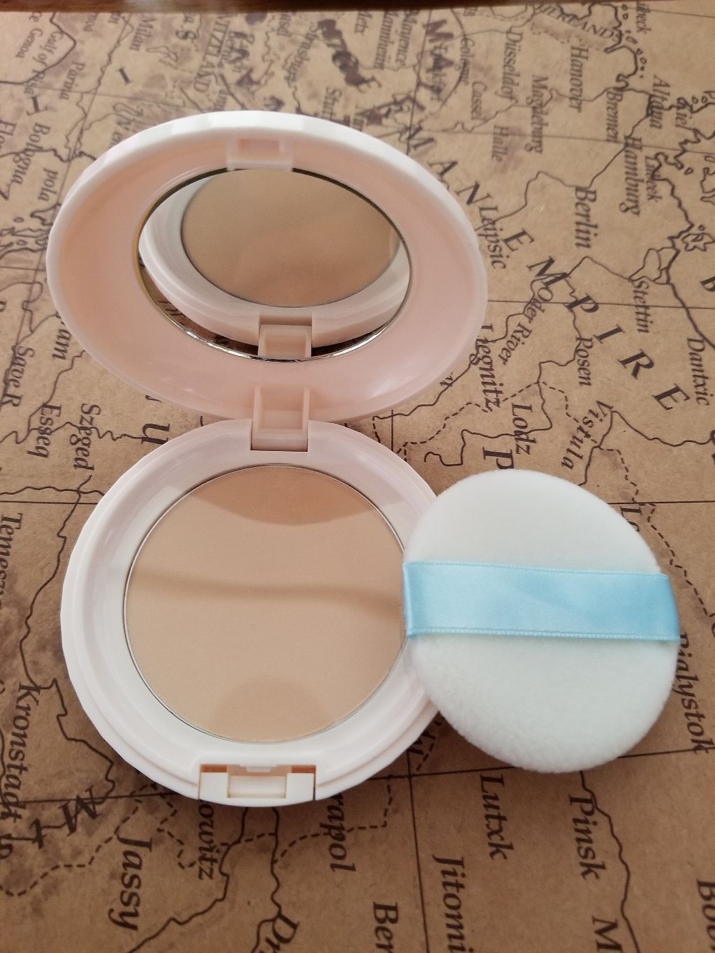 ミネラルBBパウダー BU(ブライトアップ)/毛穴パテ職人/プレストパウダーを使ったクチコミ(2枚目)