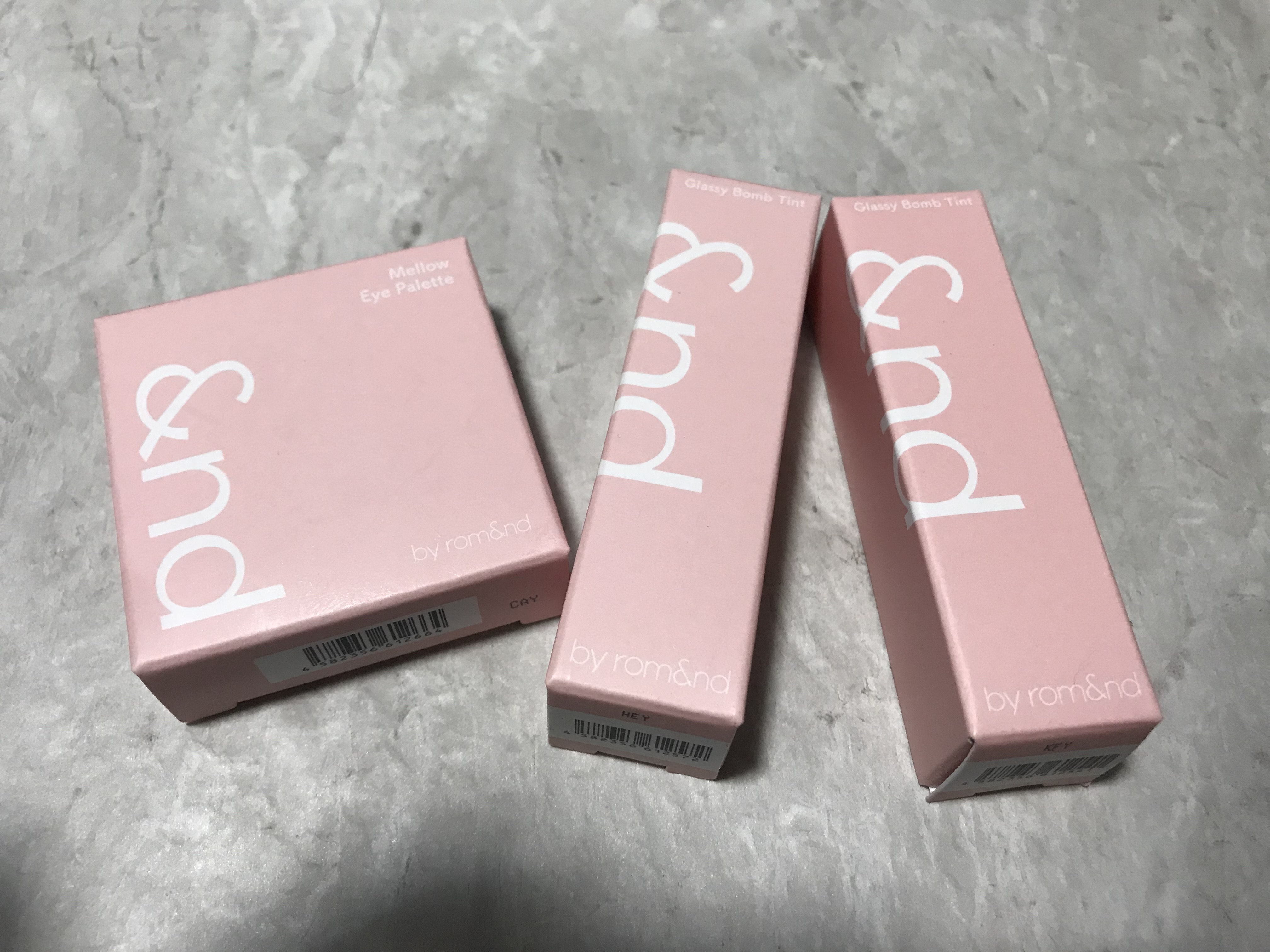 アンドバイロムアンド　グラッシーボムティント/&nd by rom&nd/リップティントを使ったクチコミ（1枚目）