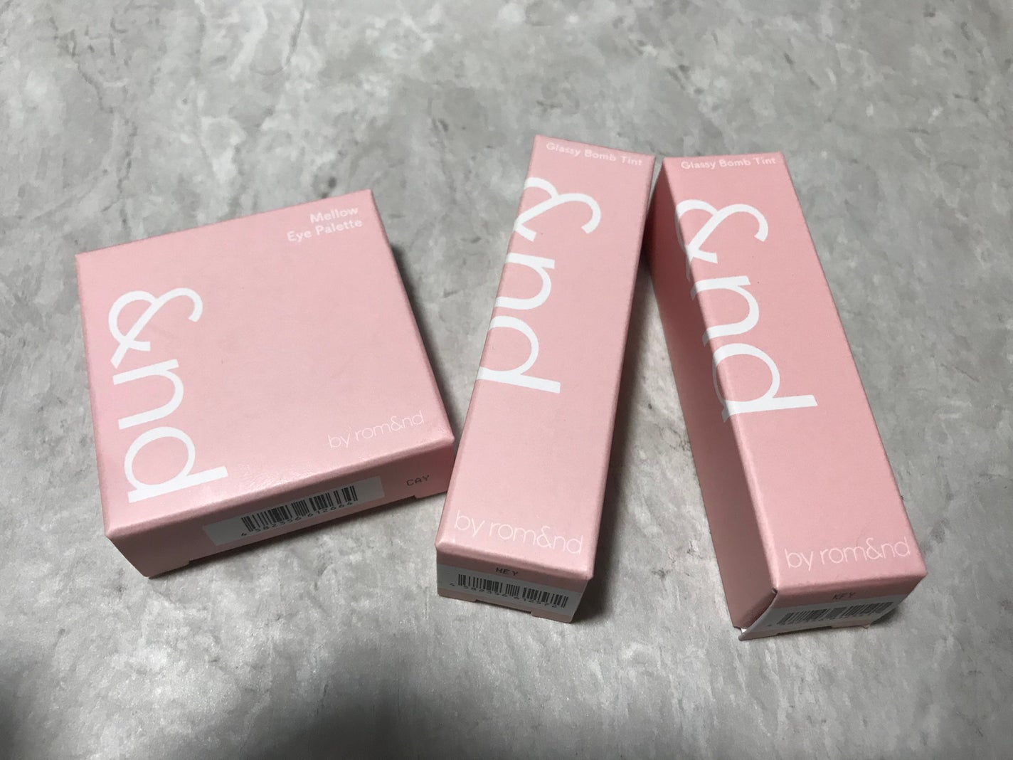 アンドバイロムアンド グラッシーボムティント/&nd by rom&nd/リップティントを使ったクチコミ(1枚目)