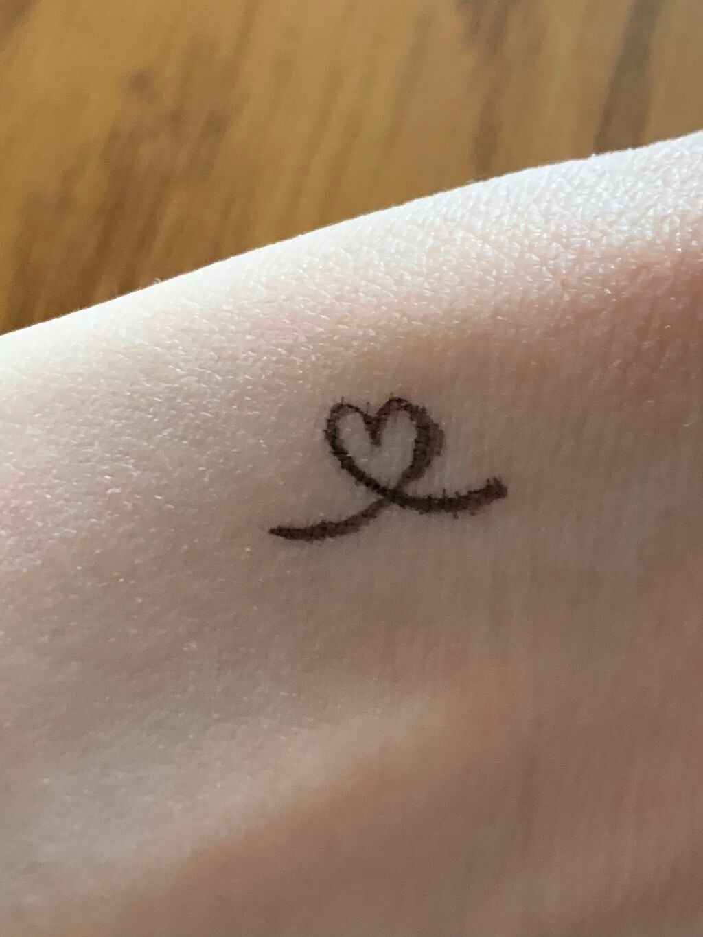 スキルレスライナー/LUMIURGLAS/リキッドアイライナーを使ったクチコミ(2枚目)