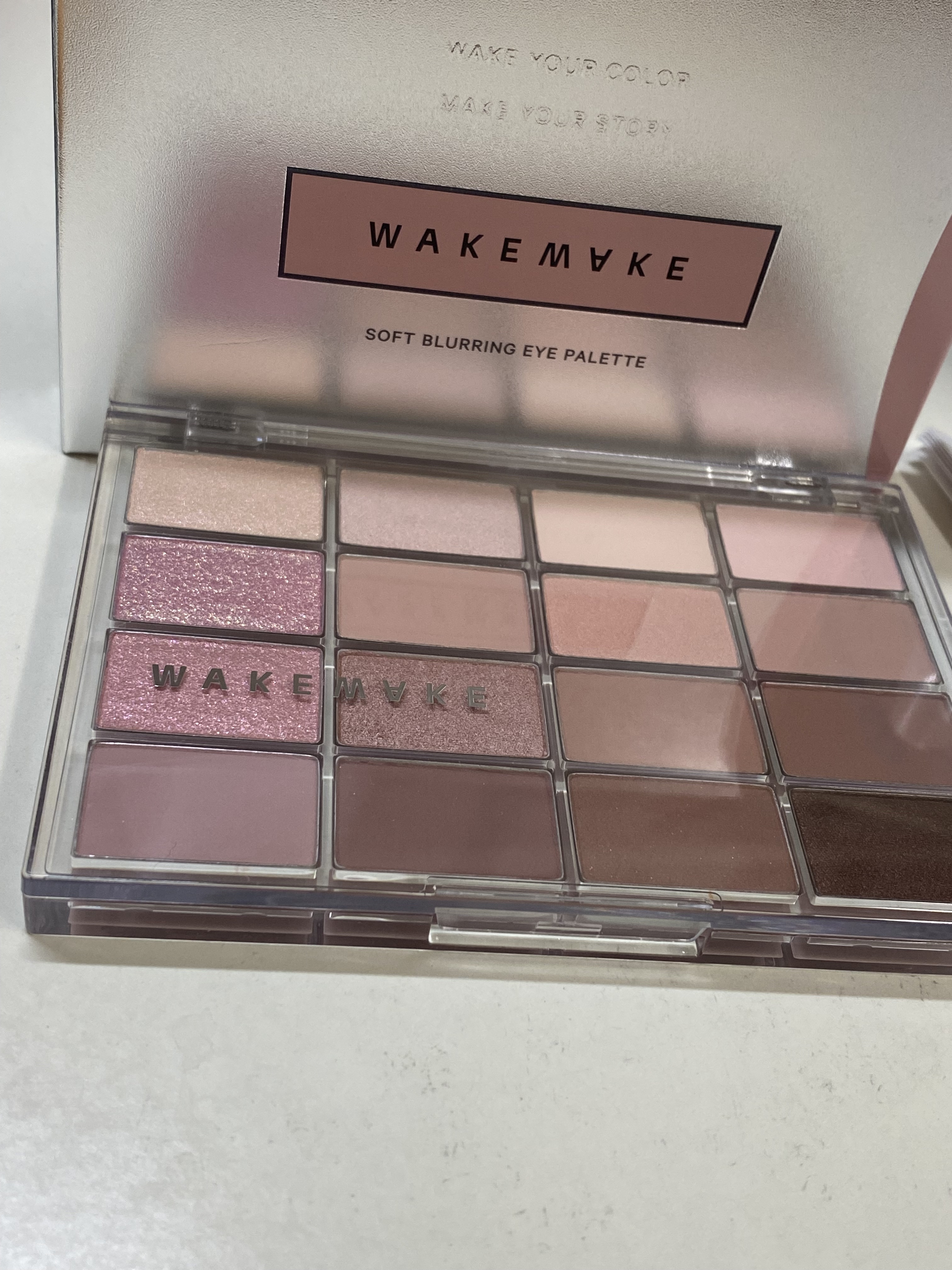 ソフトブラーリングアイパレット/wakemake/アイシャドウパレットを使ったクチコミ（1枚目）