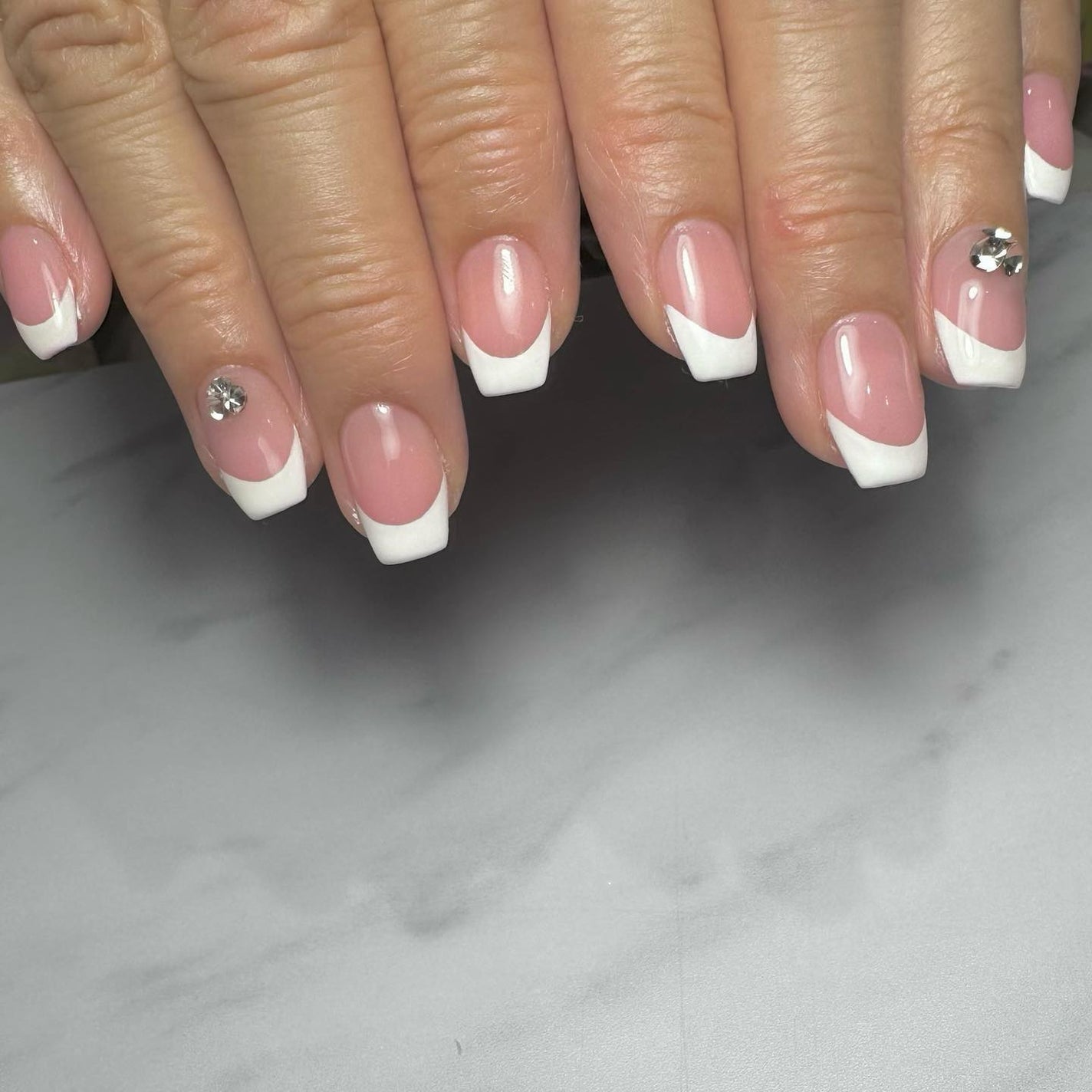 kanna on LIPS 「・・・𝒱𝒾𝓇𝓉𝓊𝒶𝓁𝒻𝓇𝑒𝓃𝒸𝒽🩷🤍血色ピンクをベースカラー..」(2枚目)