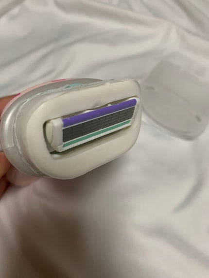 イントゥイション しっとり肌 ホルダー (刃付き+替刃1コ)/イントゥイション/シェーバーを使ったクチコミ(4枚目)