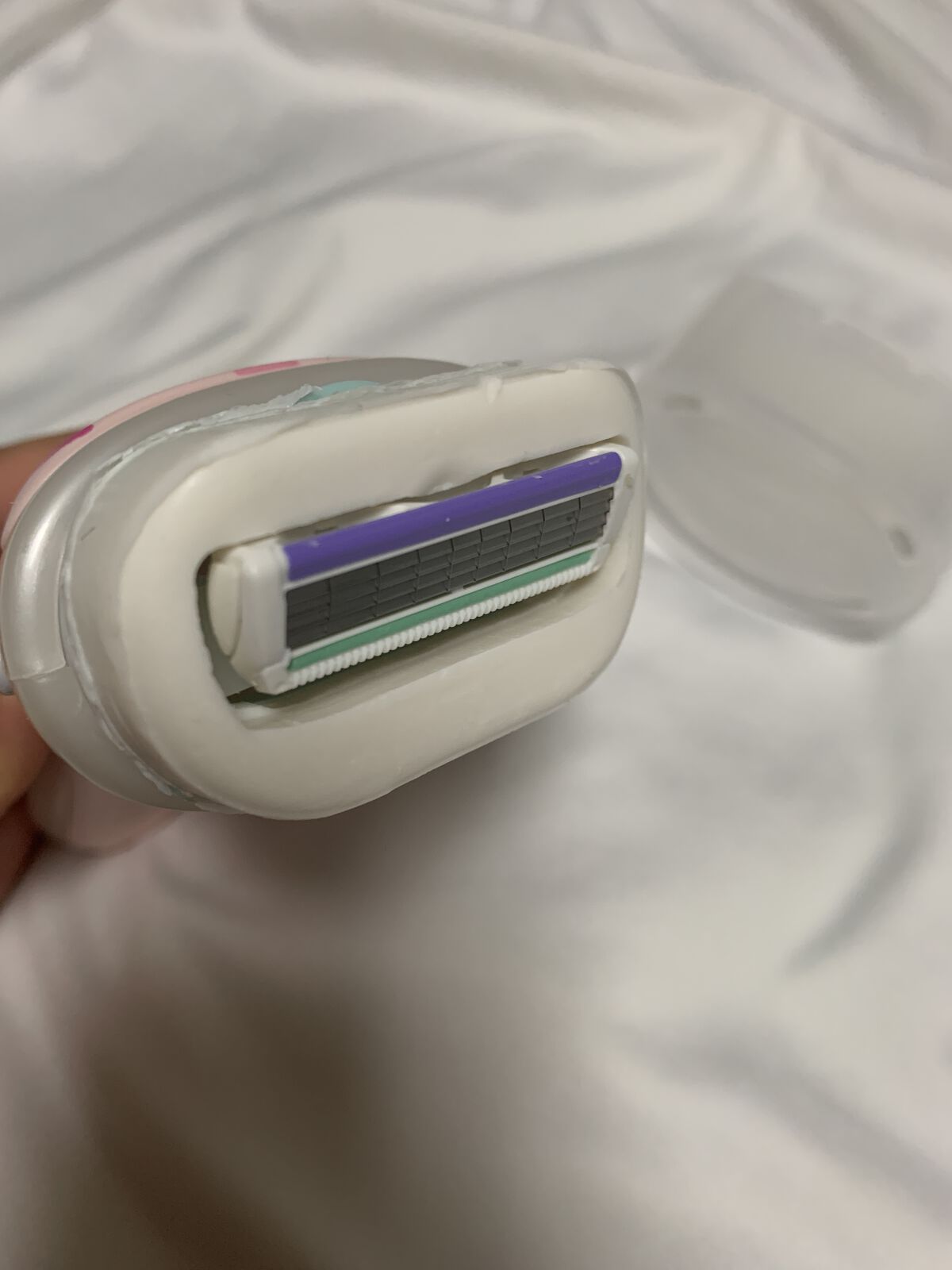 イントゥイション しっとり肌 ホルダー (刃付き+替刃1コ)/イントゥイション/シェーバーを使ったクチコミ（3枚目）