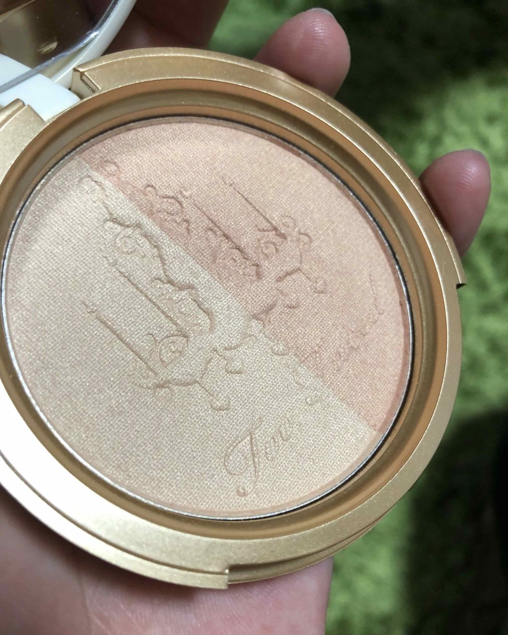 キャンドルライト グロウ ハイライティング パウダー デュオ/Too Faced/プレストパウダーを使ったクチコミ（2枚目）