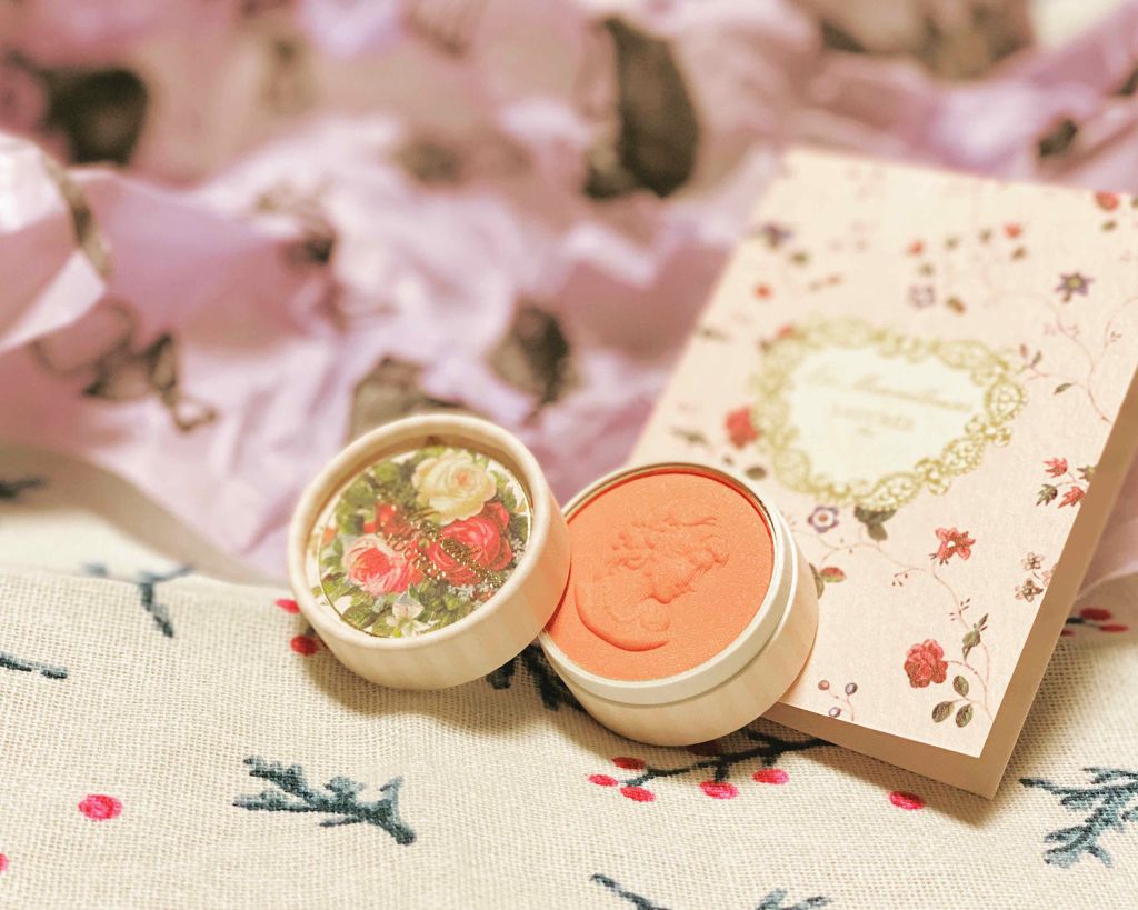 ミニ プレスト チークカラー/レ・メルヴェイユーズ ラデュレ/パウダーチークを使ったクチコミ（1枚目）