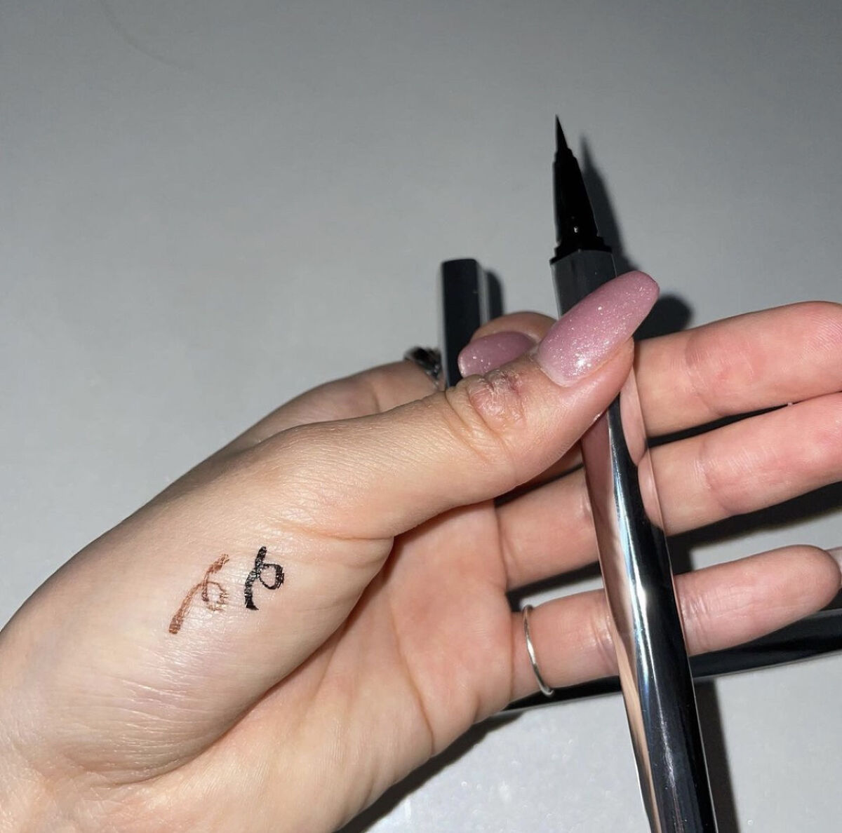 フローティングカラーリキッドアイライナー/COLORKEY/リキッドアイライナーを使ったクチコミ（2枚目）